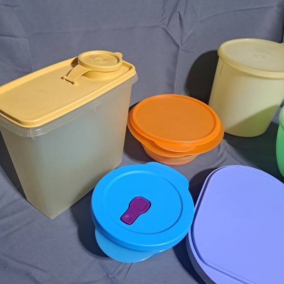 VTG Tupperware Lot of Canisters Bowls Lunch Meat Holder Mini Bowls - Picture 2 of 6